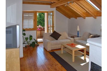 Italia Privát Falzes, Esterno